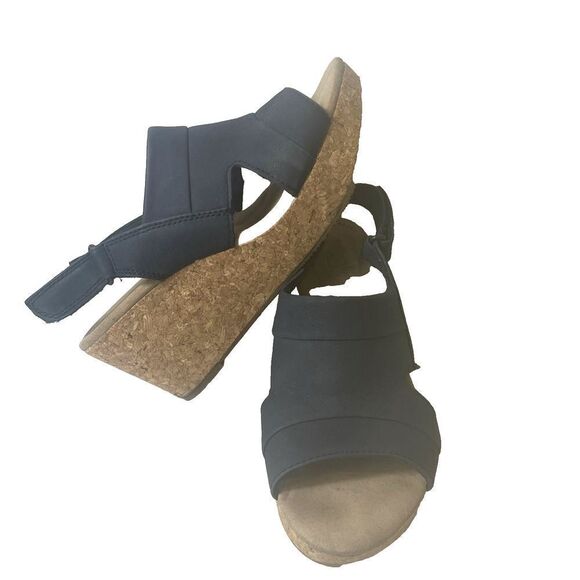 Clarks Collection Sandals Blue Nubuck Sling Back Open Toe Wedge Women's Sz 7.5 W - Picture 2 of 11